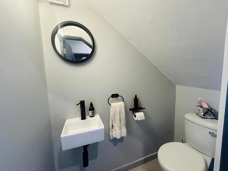 3 Bedroom Property for Sale in De Zoete Inval Western Cape